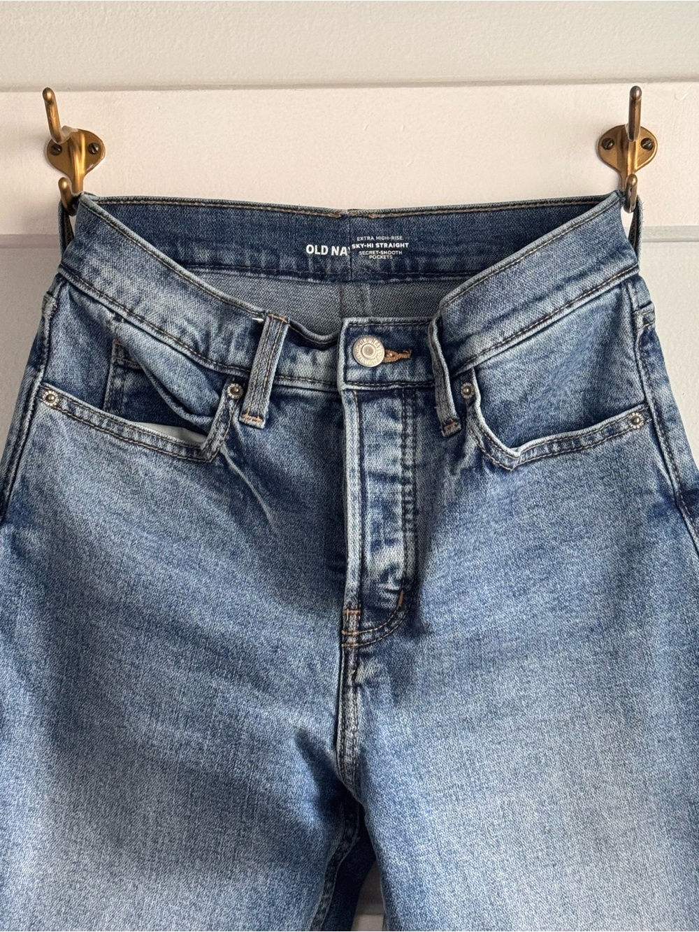 Altered waist Old Navy Women's Medium Blue Straight-Leg Jeans